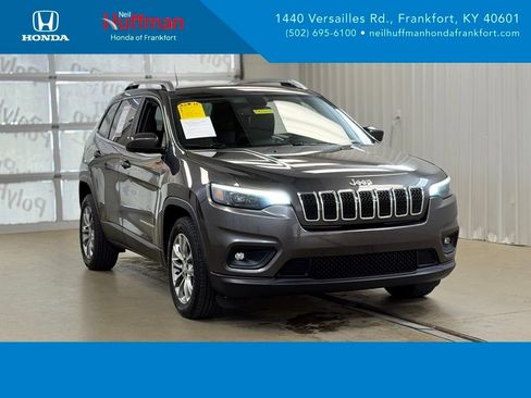 Used 2019 Jeep Cherokee Latitude Plus w/ Comfort/Convenience Group FWD image 1