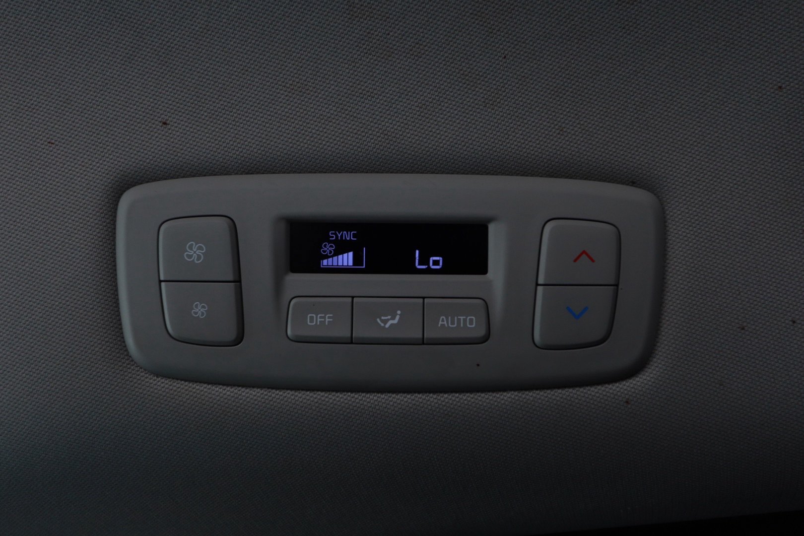 Used 2024 Kia Carnival EX FWD image 26