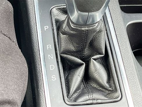 Used 2019 Ford Escape SE image 16