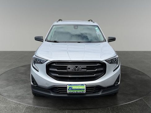 Used 2021 GMC Terrain SLT w/ Infotainment Package II AWD/4WD image 2