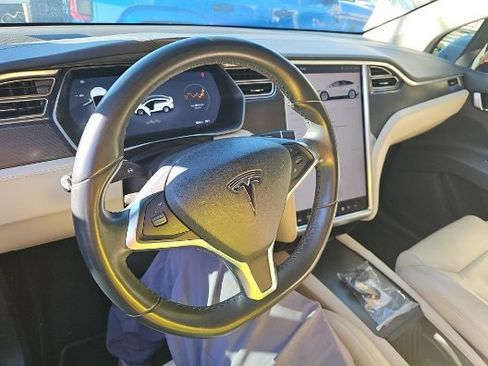 Used 2017 Tesla Model X 75D image 11