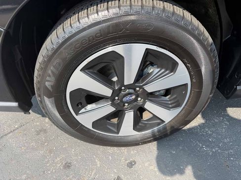 Used 2017 Subaru Forester 2.5i Premium AWD/4WD image 8