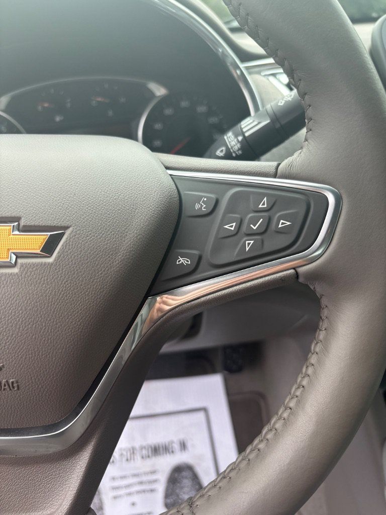 Used 2018 Chevrolet Malibu LT FWD image 14
