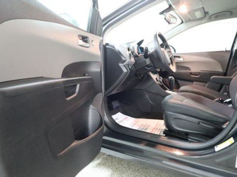 Used 2015 Chevrolet Sonic LT FWD image 9