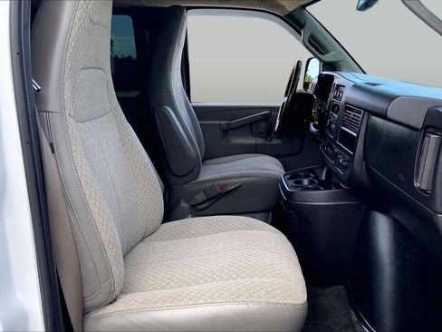 Used 2018 Chevrolet Express 3500 LT w/ LT Preferred Equipment Group RWD image 9