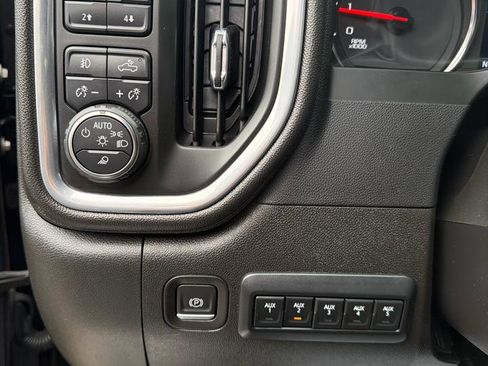 Used 2022 Chevrolet Silverado 3500 LTZ w/ LTZ Convenience Package AWD/4WD image 12