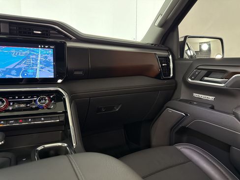 Used 2026 GMC Sierra 1500 Denali w/ Denali Reserve Package AWD/4WD image 30