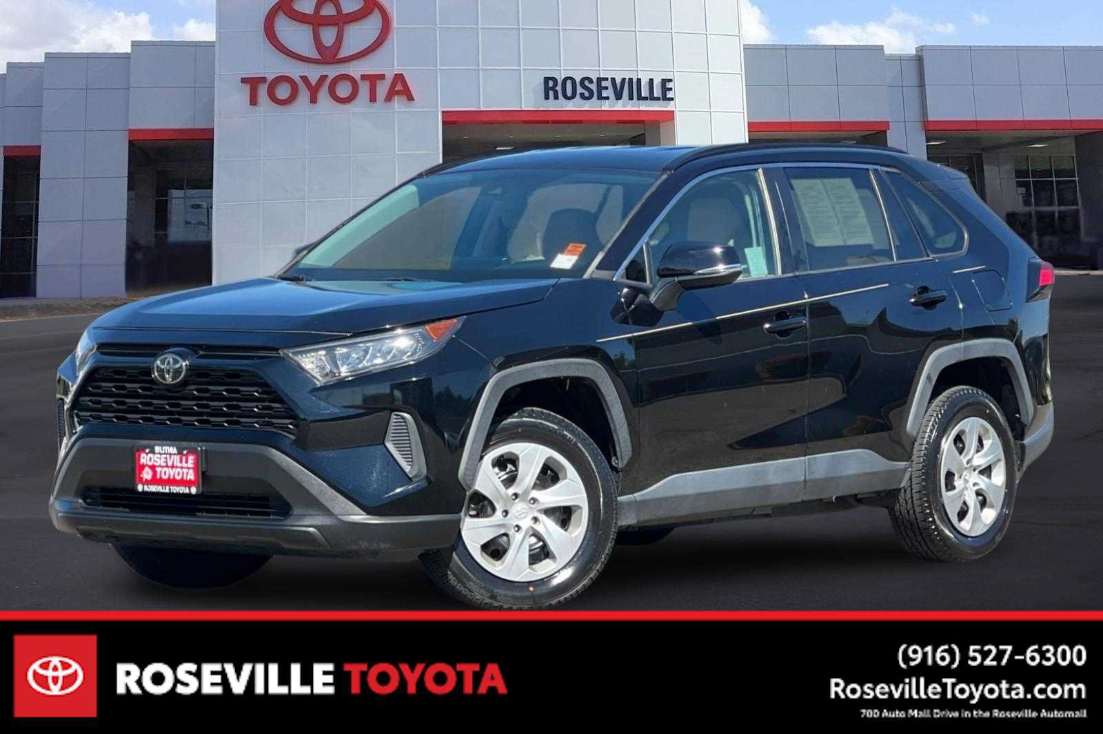 Used 2021 Toyota RAV4 LE FWD image 1