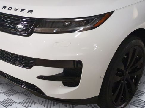 New 2026 Land Rover Range Rover Sport SE AWD/4WD image 10