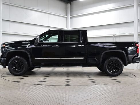Used 2024 Chevrolet Silverado 3500 High Country w/ Technology Package AWD/4WD image 4