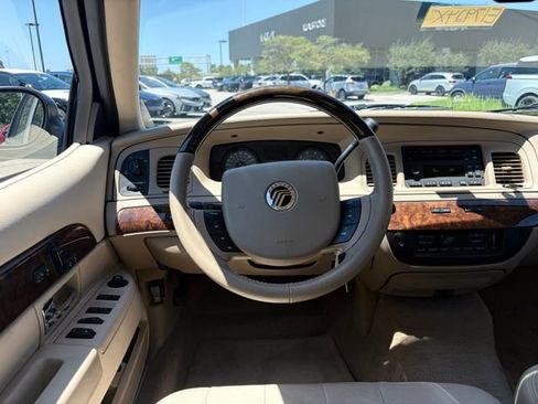 Used 2009 Mercury Grand Marquis LS RWD image 4
