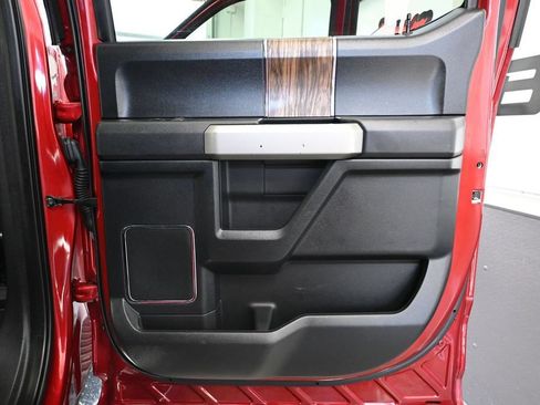 Used 2019 Ford F150 Lariat w/ Equipment Group 502A Luxury AWD/4WD image 44
