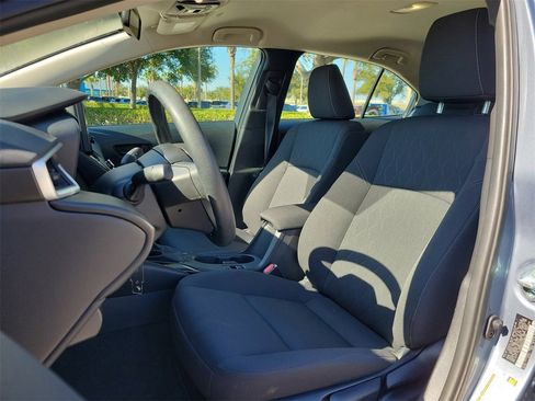 Used 2025 Toyota Corolla LE image 16