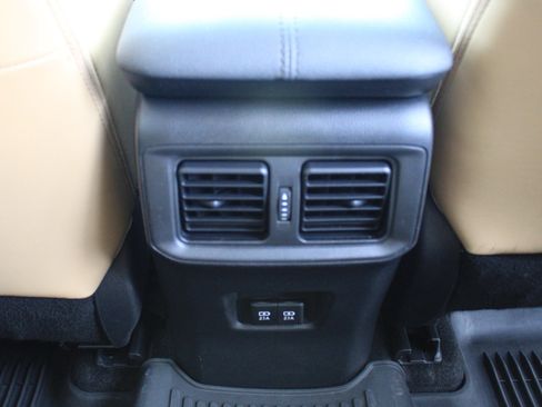 Used 2020 Toyota RAV4 XLE Premium AWD/4WD image 29