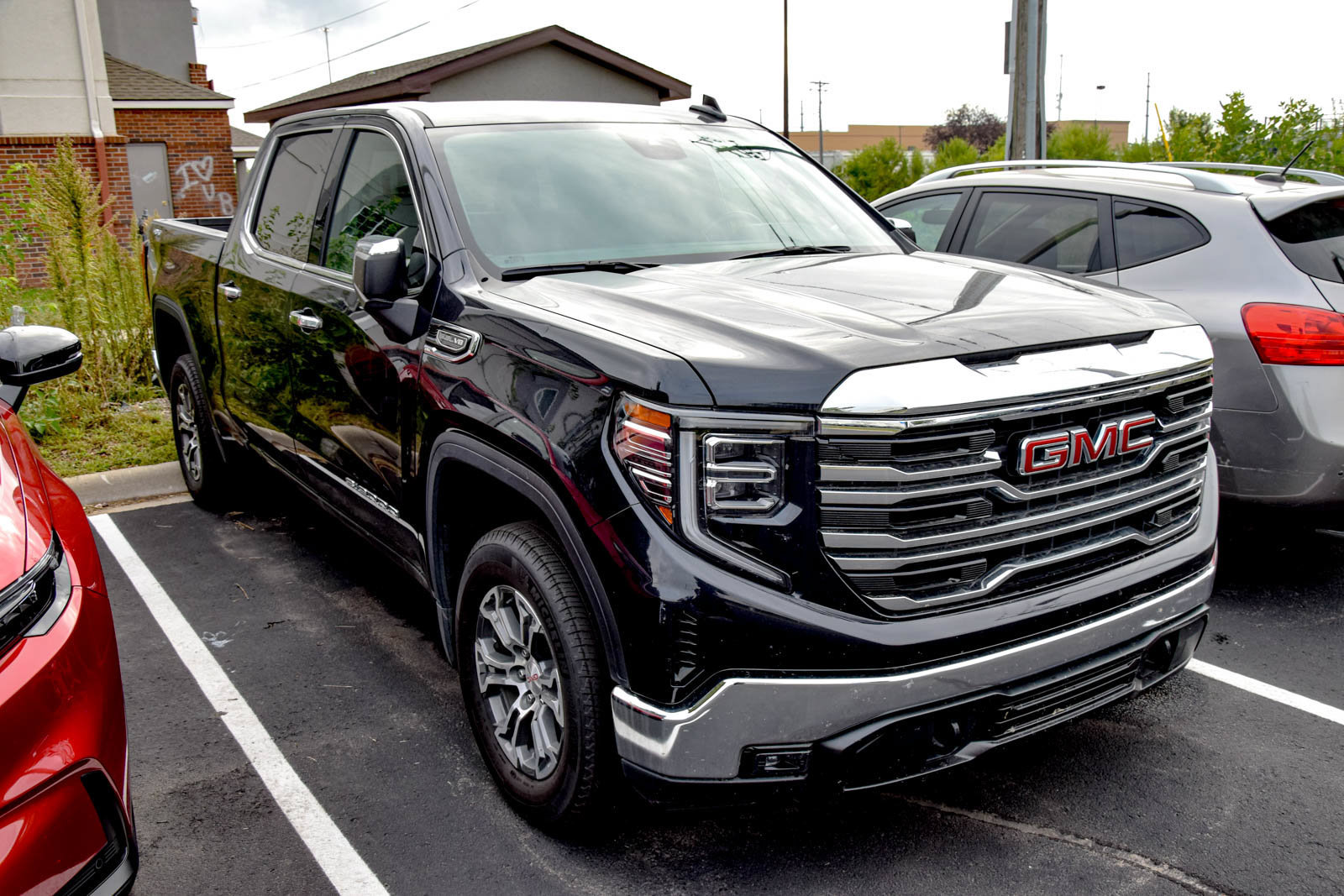 Used 2026 GMC Sierra 1500 SLT AWD/4WD image 14