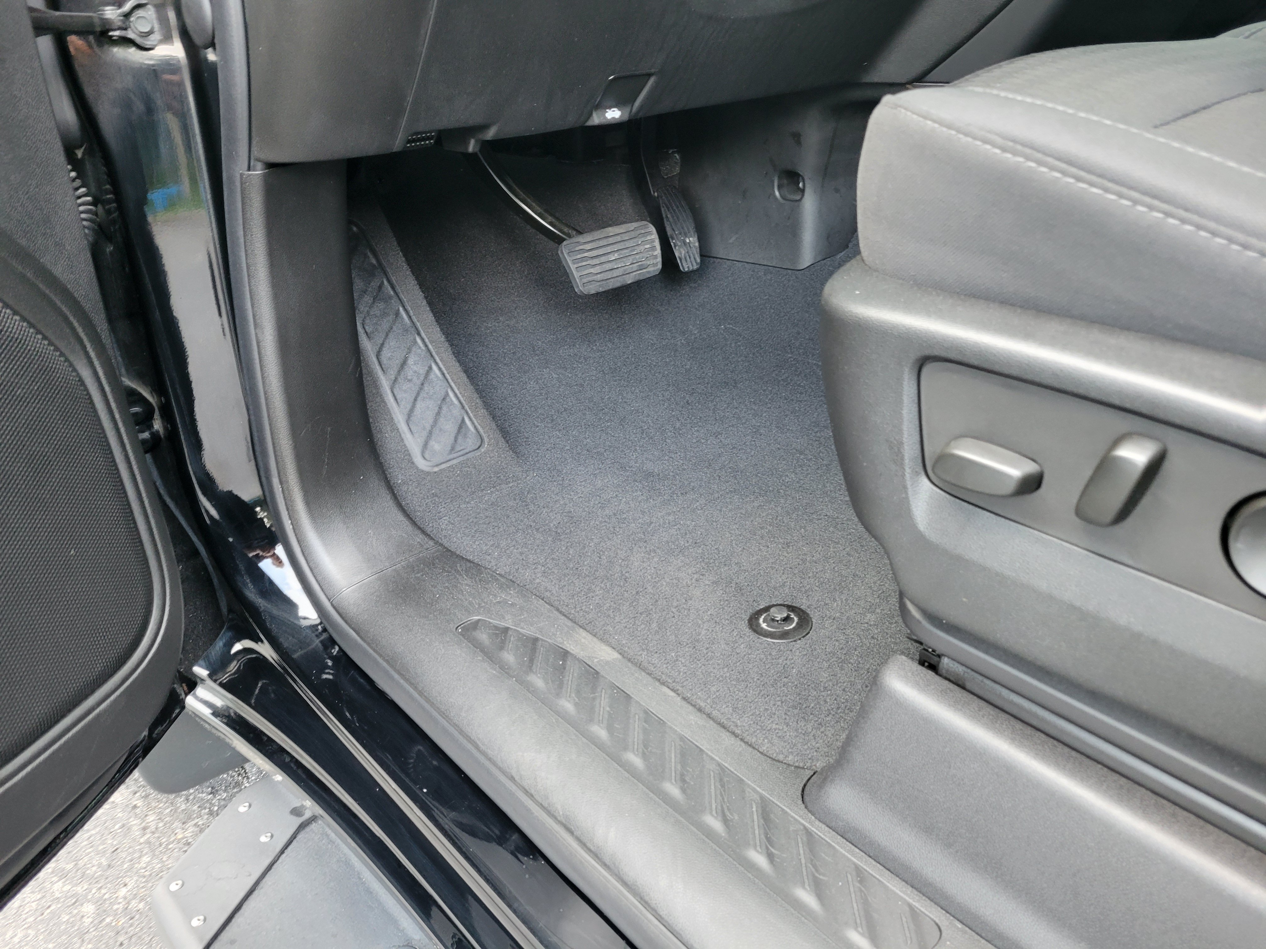 Certified 2022 Chevrolet Silverado 1500 Custom RWD image 25