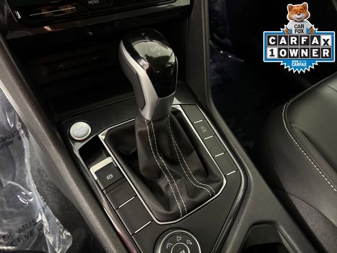 Used 2024 Volkswagen Tiguan SE image 25