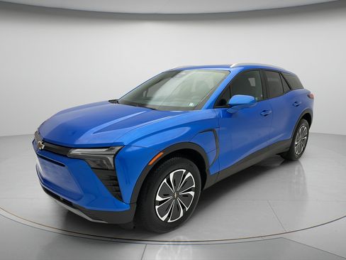 Used 2024 Chevrolet Blazer EV LT AWD/4WD image 3