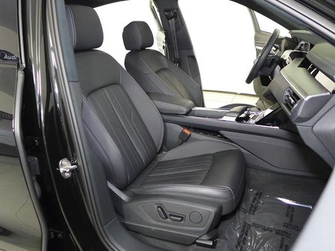 Used 2024 Audi Q8 e-tron Premium AWD/4WD image 19