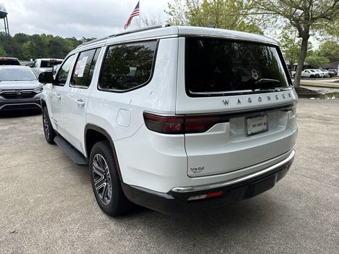 Used 2025 Jeep Wagoneer 4WD image 5