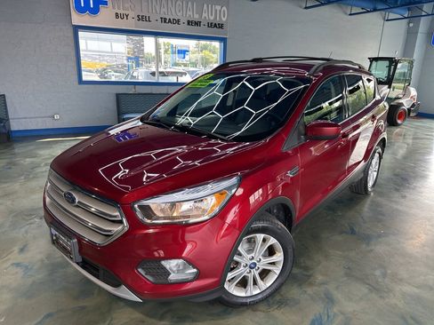 Used 2018 Ford Escape SE AWD/4WD image 2