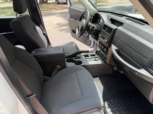 Used 2012 Jeep Liberty Sport RWD image 19