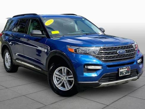 Certified 2022 Ford Explorer XLT w/ Equipment Group 202A AWD/4WD image 5