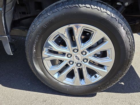 Used 2025 Ford F150 Lariat w/ Equipment Group 501A Mid AWD/4WD image 9