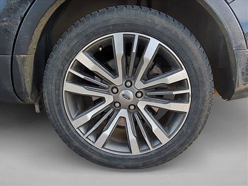 Used 2016 Ford Explorer Platinum image 9