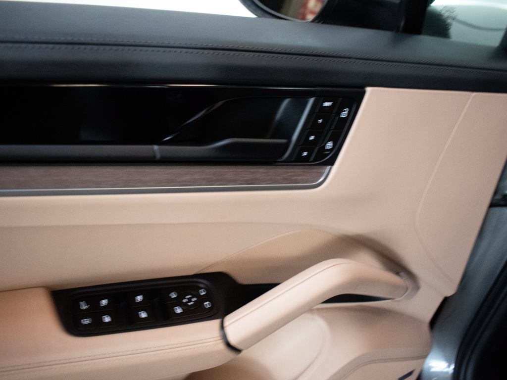 Certified 2026 Porsche Cayenne S AWD/4WD image 18