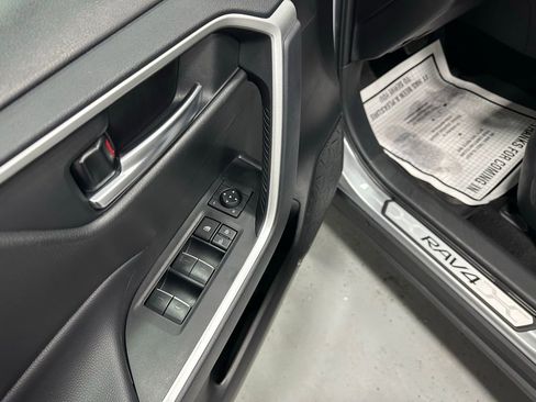 Used 2025 Toyota RAV4 XLE image 9