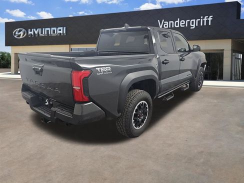 Used 2024 Toyota Tacoma TRD Off-Road AWD/4WD image 9