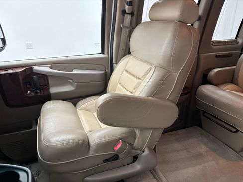Used 2012 Chevrolet Express 1500 RWD image 33