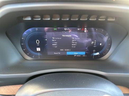 Certified 2025 Volvo XC90 B6 Plus image 26