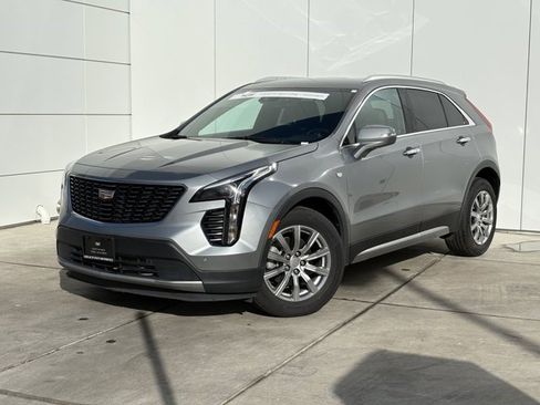 Certified 2023 Cadillac XT4 Premium Luxury image 2