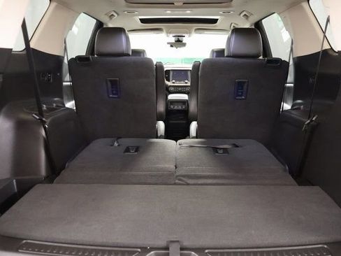 Used 2023 GMC Acadia Denali w/ Denali Ultimate Package image 10