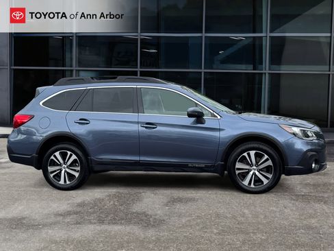 Used 2018 Subaru Outback 2.5i Limited image 13