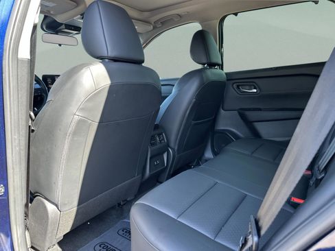 Certified 2024 Nissan Rogue SV w/ SV Premium Package FWD image 18