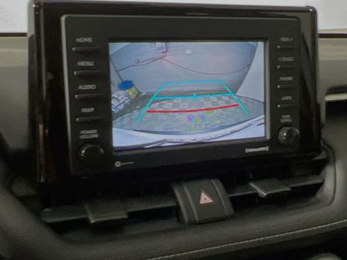 Used 2022 Toyota RAV4 LE FWD image 28