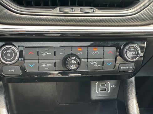 Used 2022 Jeep Compass Trailhawk w/ Trailhawk Elite Group image 18