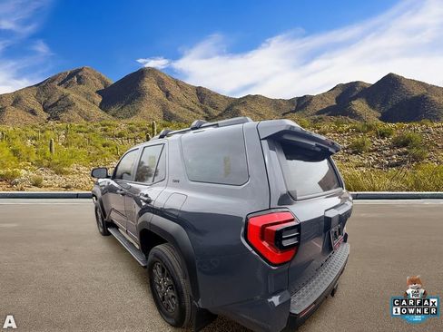 Used 2025 Toyota 4Runner SR5 AWD/4WD image 2