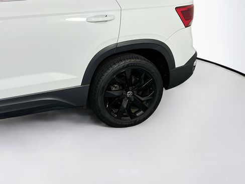 Used 2022 Volkswagen Taos SE w/ Driver Assistance Package AWD/4WD image 29