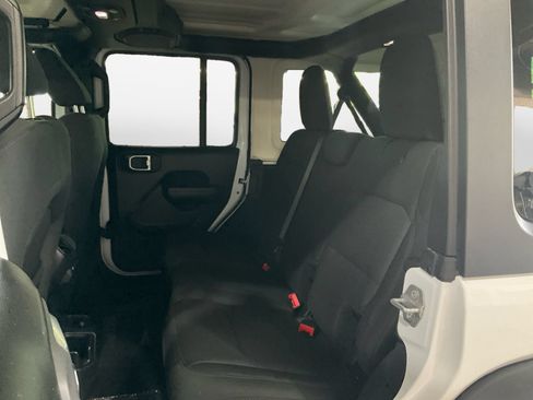 Used 2018 Jeep Wrangler Unlimited Sport S AWD/4WD image 13