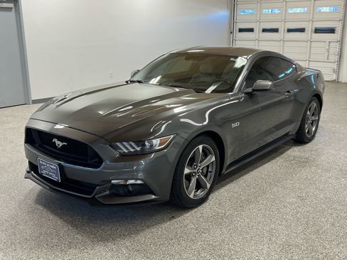 Used 2016 Ford Mustang GT Premium image 8