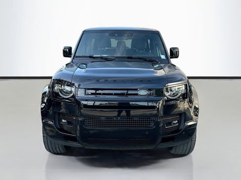 New 2025 Land Rover Defender 90 V8 image 2