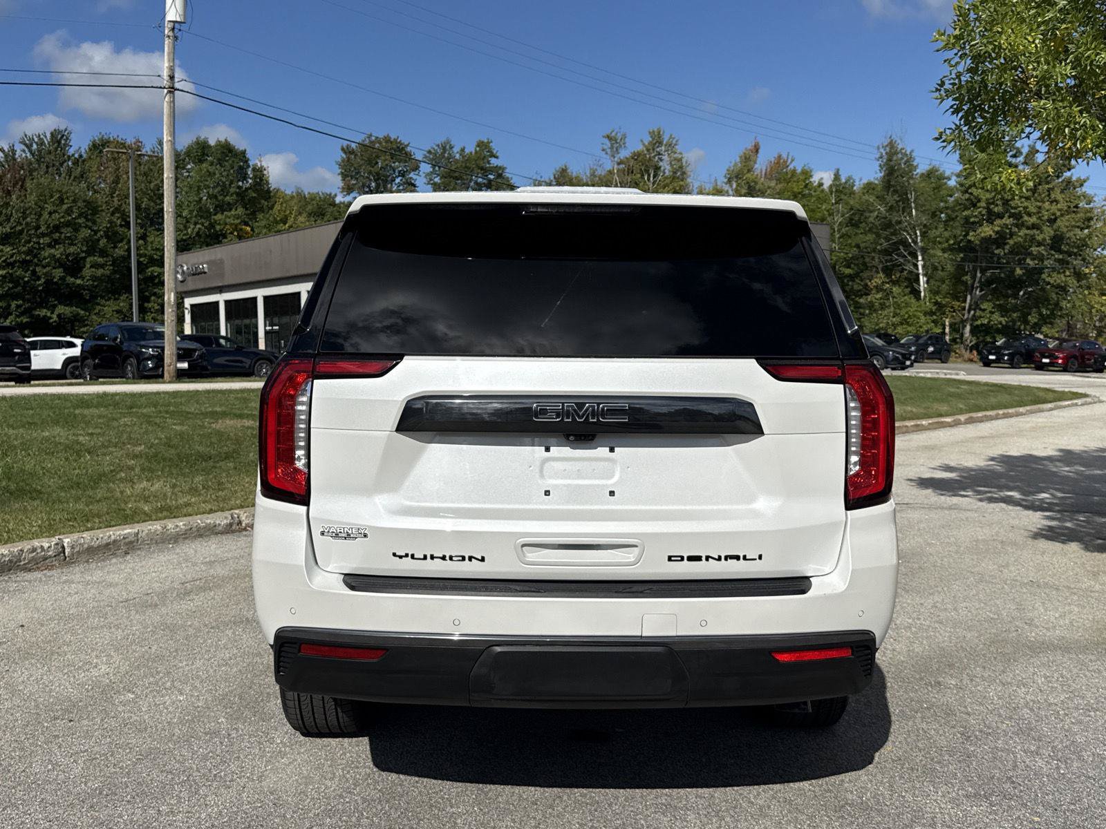 Used 2024 GMC Yukon XL Denali Ultimate AWD/4WD image 6