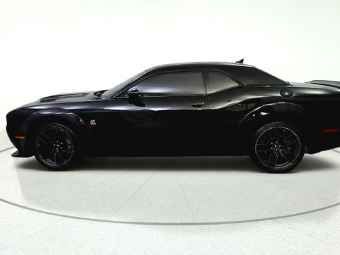 Used 2022 Dodge Challenger R/T Scat Pack RWD image 4