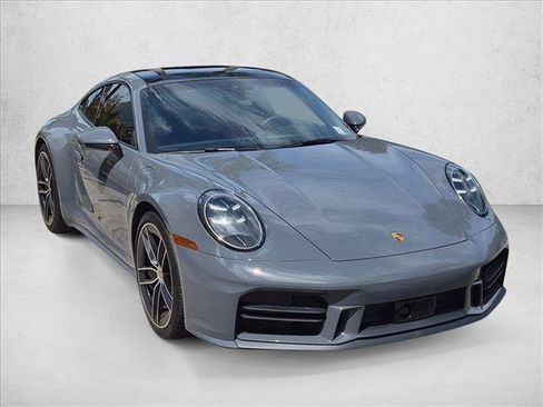 Used 2025 Porsche 911 Carrera RWD image 3