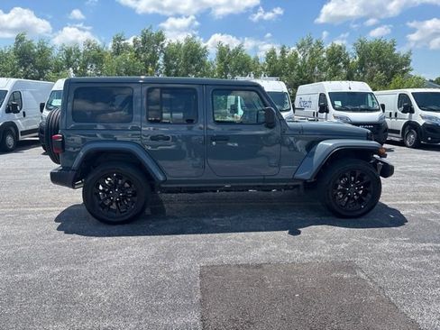 Used 2025 Jeep Wrangler Unlimited Sahara w/ Safety Group AWD/4WD image 7