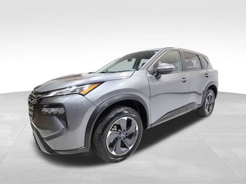 Used 2024 Nissan Rogue SV image 8